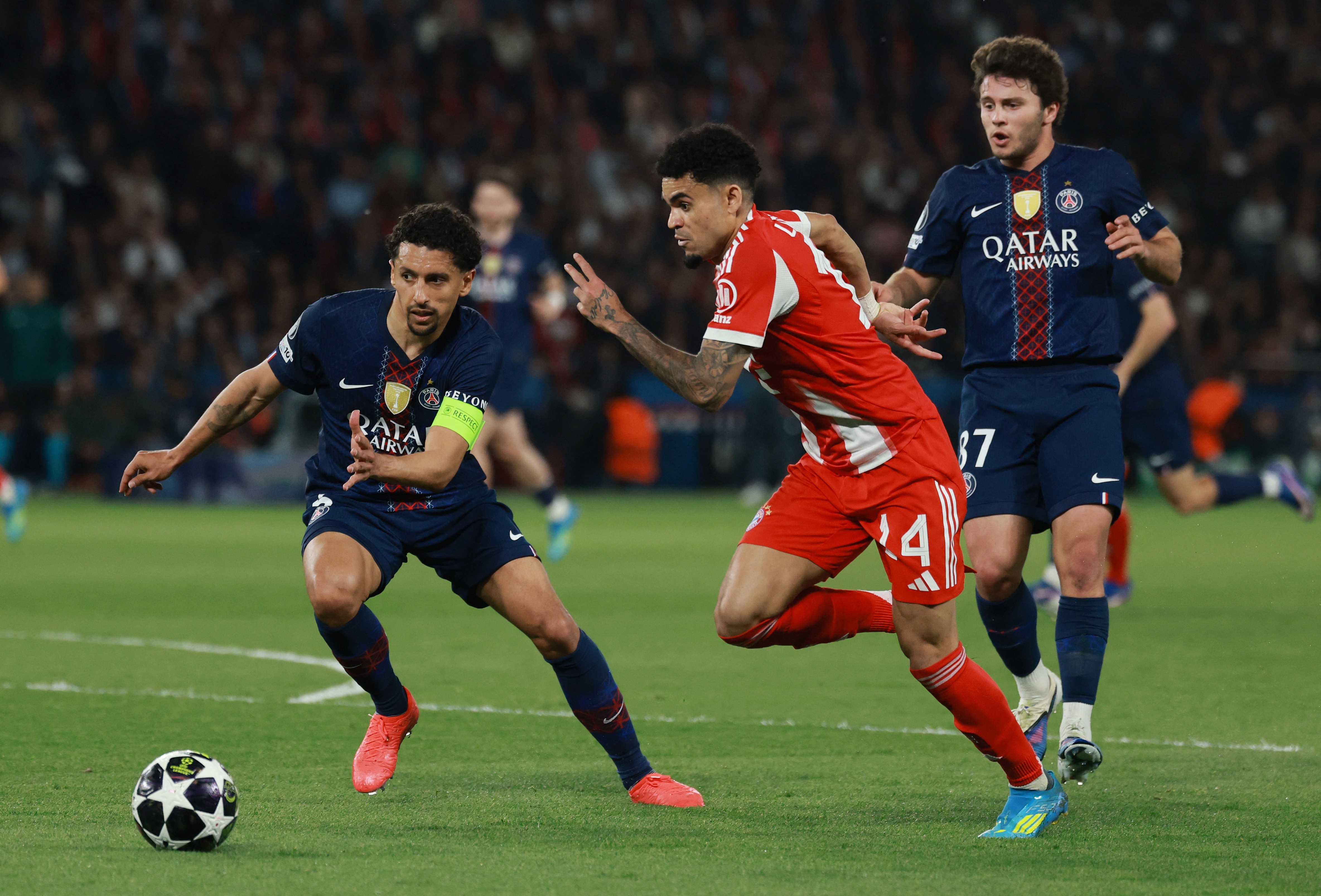 PSG vence Bayern por 5 a 4 e mostra a essência do futebol na Champions League