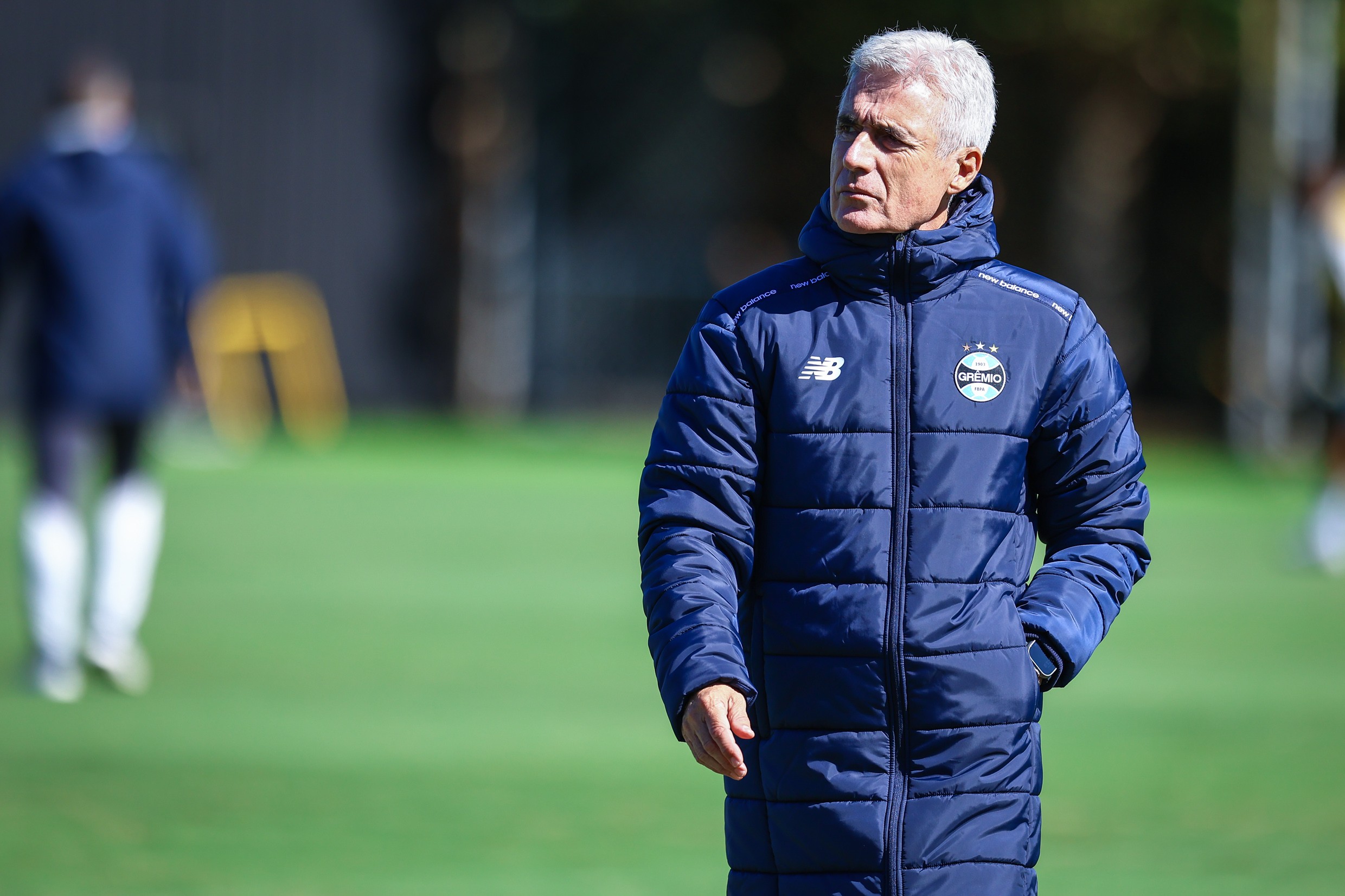 Luís Castro absolvido pelo STJD e desfalca o Grêmio por apenas um jogo
