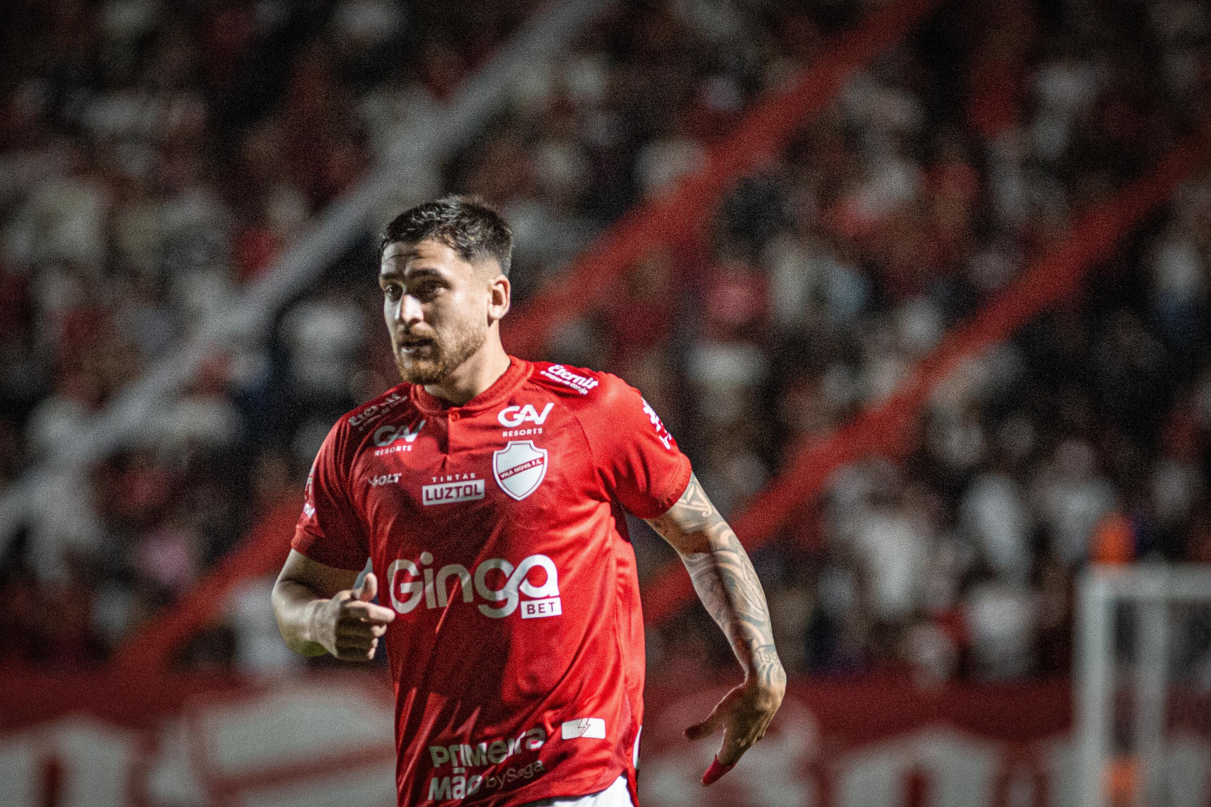 João Vieira mira clássico e pede foco no Vila Nova contra o Goiás
