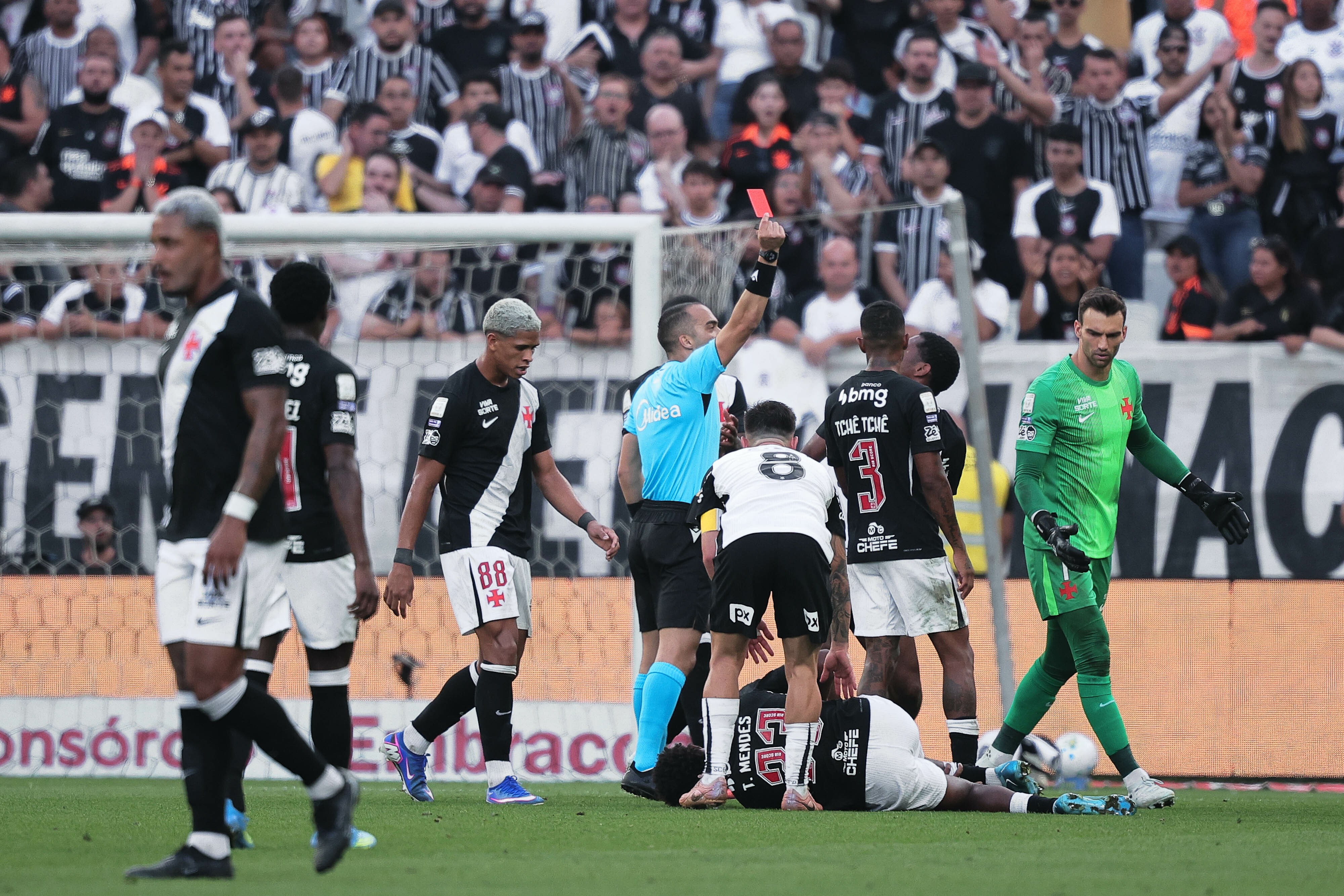 STJD mantém pena e Corinthians perde André no clássico com o São Paulo