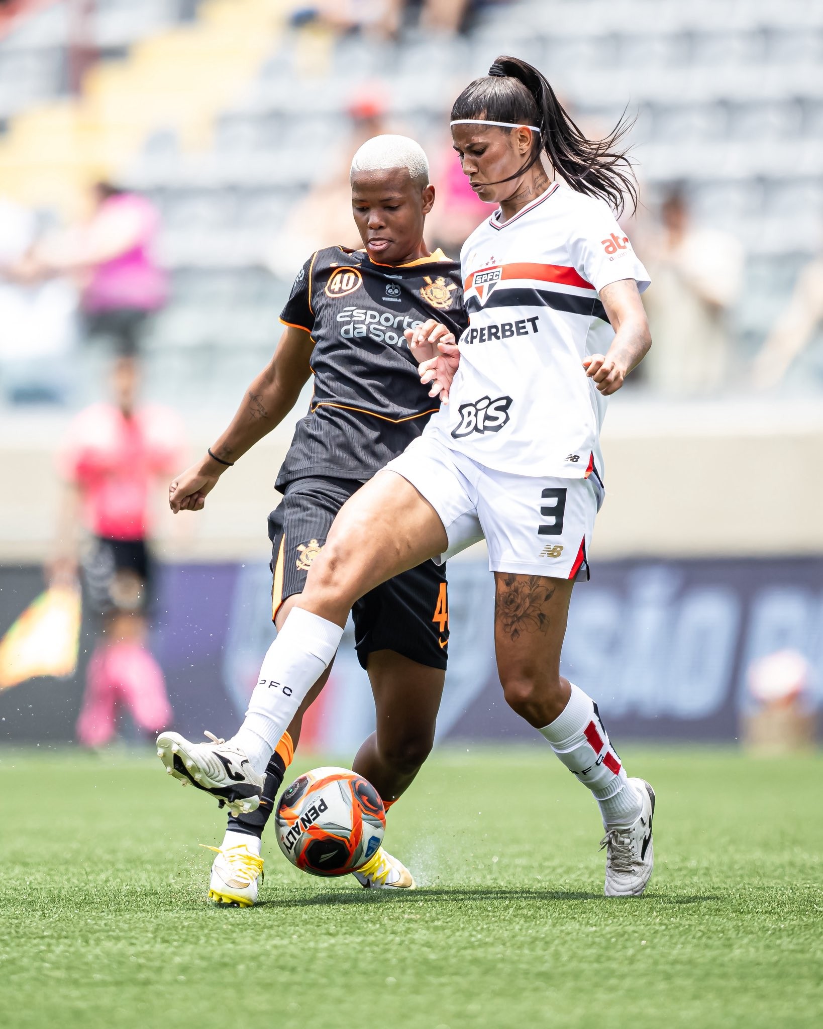 Brasileirão Feminino abre 10ª rodada com clássico pela liderança e briga no G-8