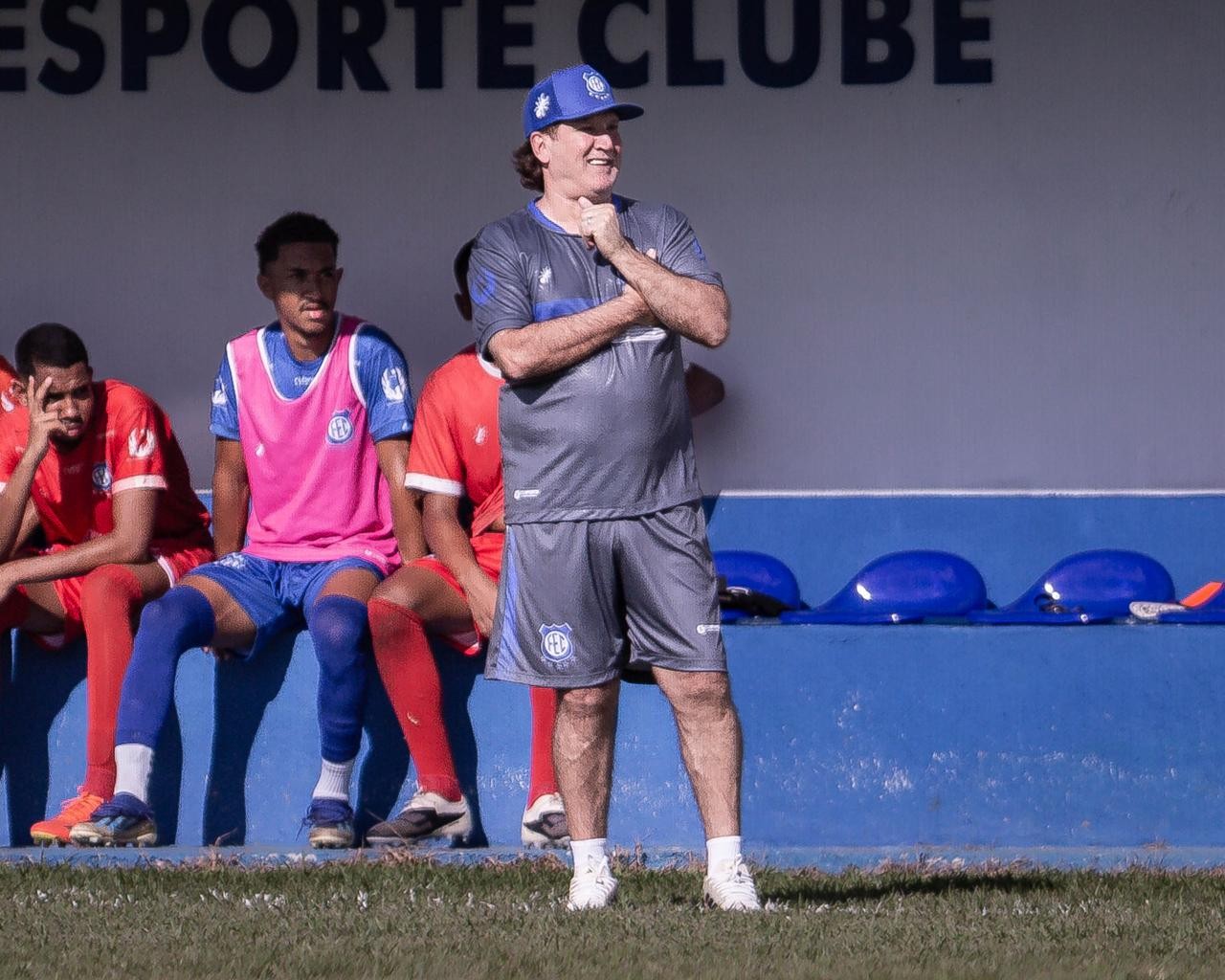 Roberto Gaúcho assume o Formiga e mira reestruturação no Módulo II sub-20