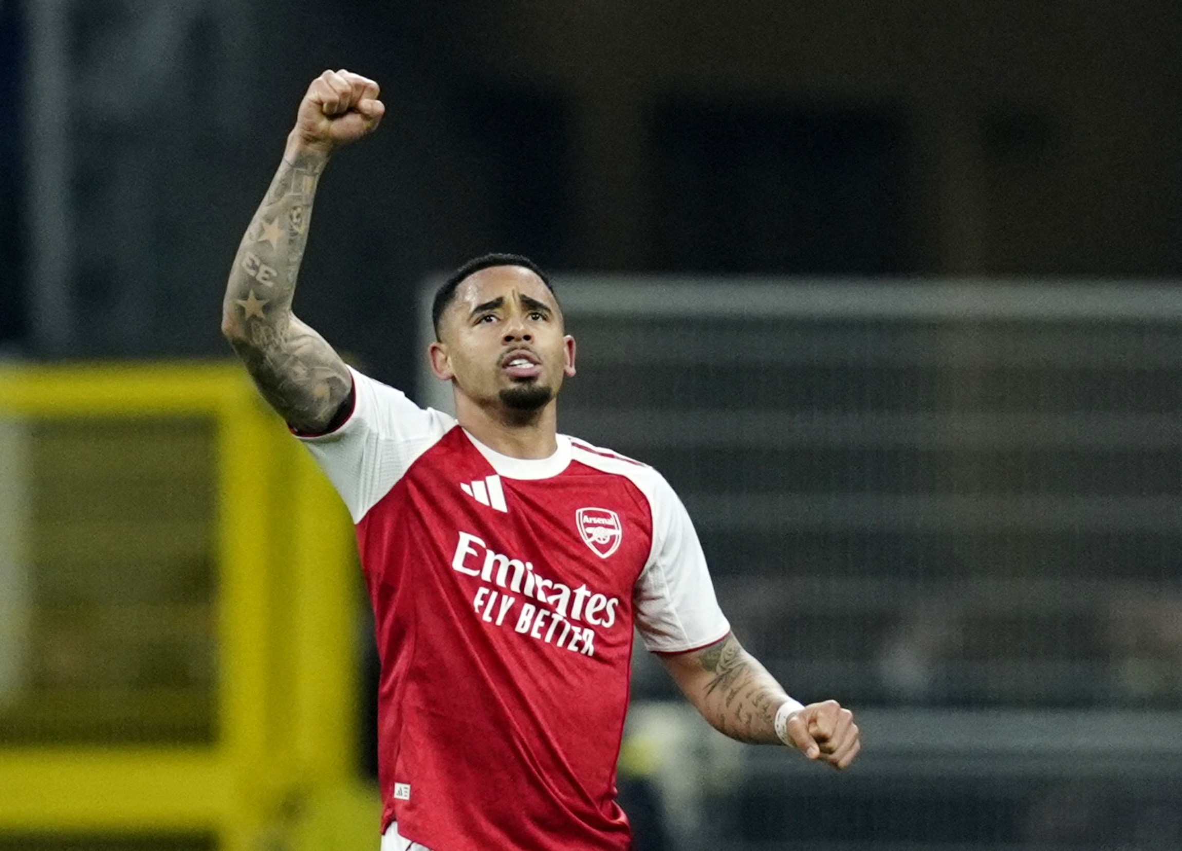 Gabriel Jesus tenta repetir roteiro de títulos no Arsenal e encerrar jejuns do clube