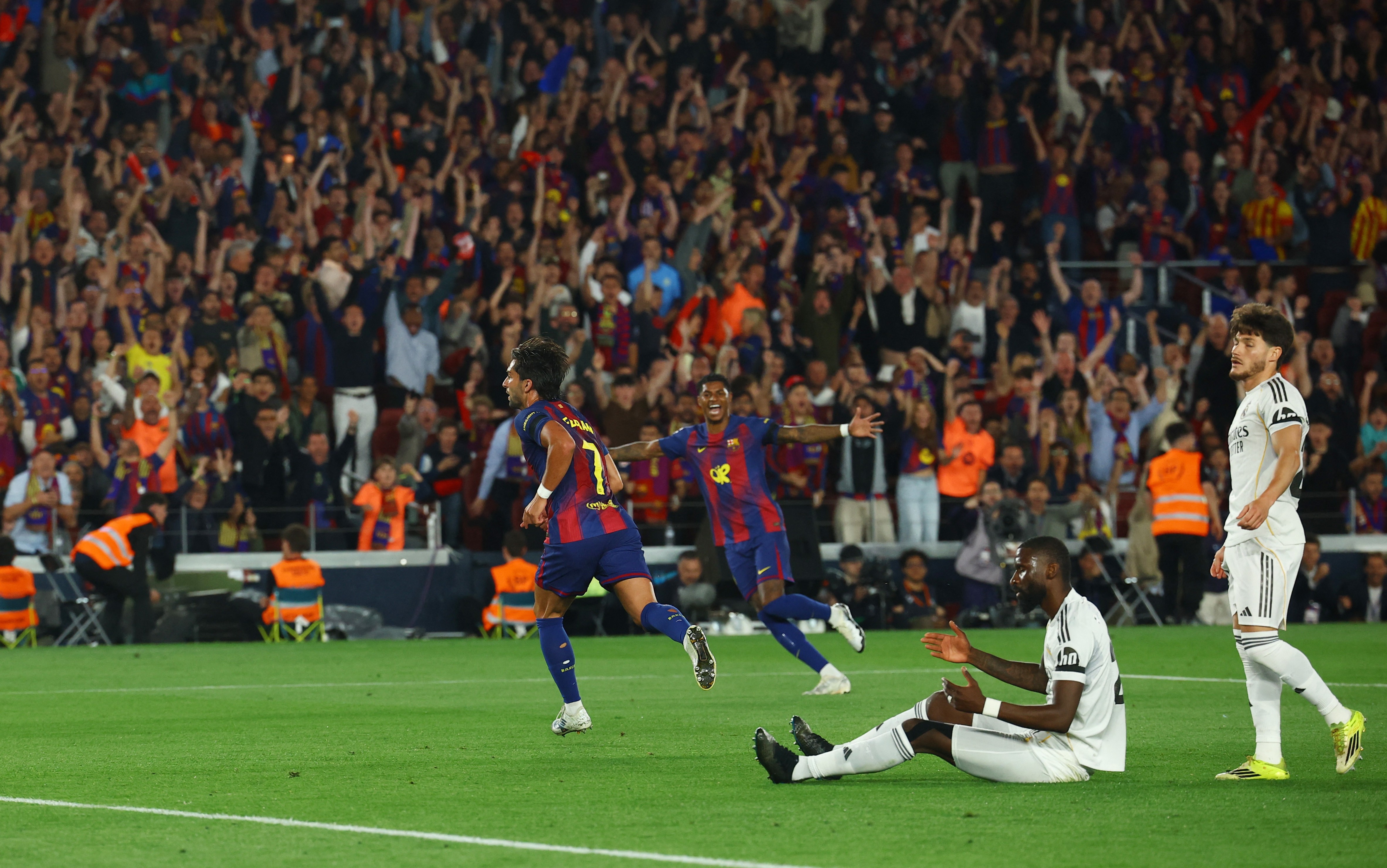 Barcelona confirma 29º título espanhol após Vitória sobre o Real Madrid