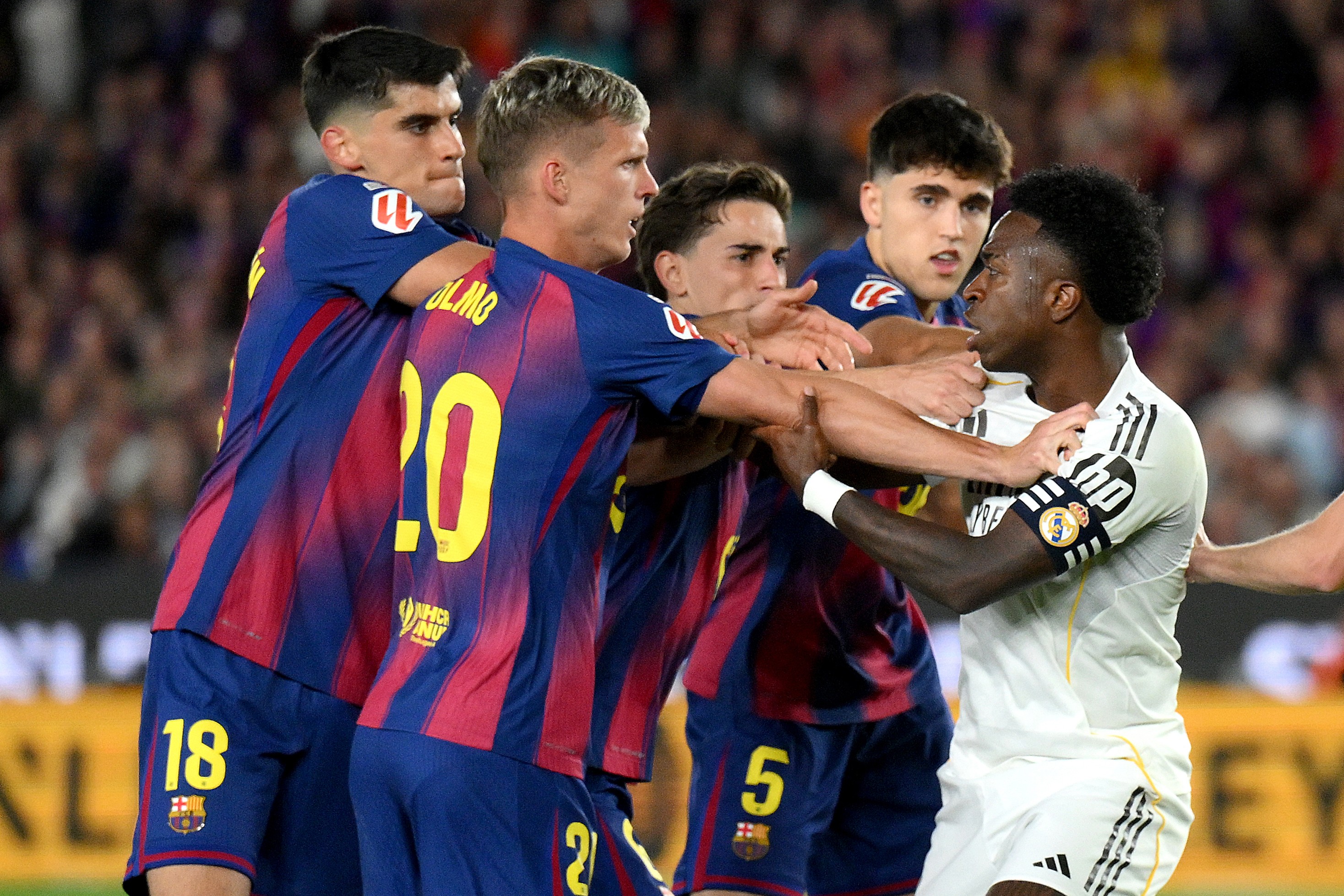 Gavi relata discussão com Vinícius Júnior após clássico do Barcelona no Camp Nou