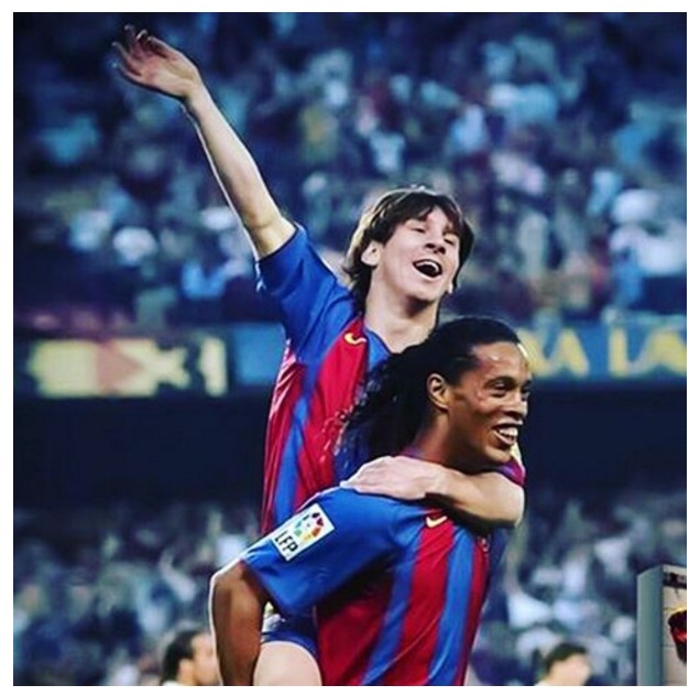 Messi, Ronaldinho Gaúcho e Luis Enrique celebram título espanhol do Barcelona