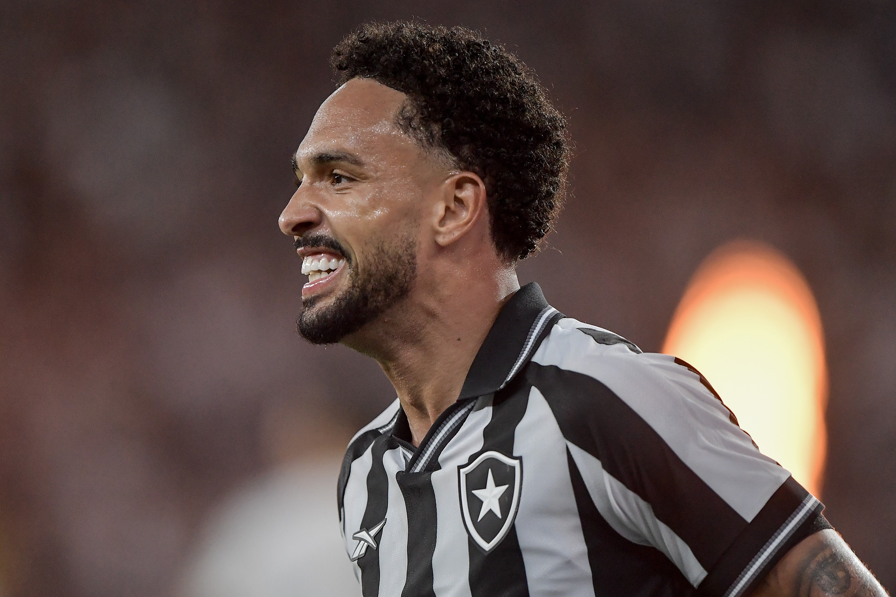 Botafogo tem Vitinho e Danilo na pré-lista da Seleção para a Copa do Mundo