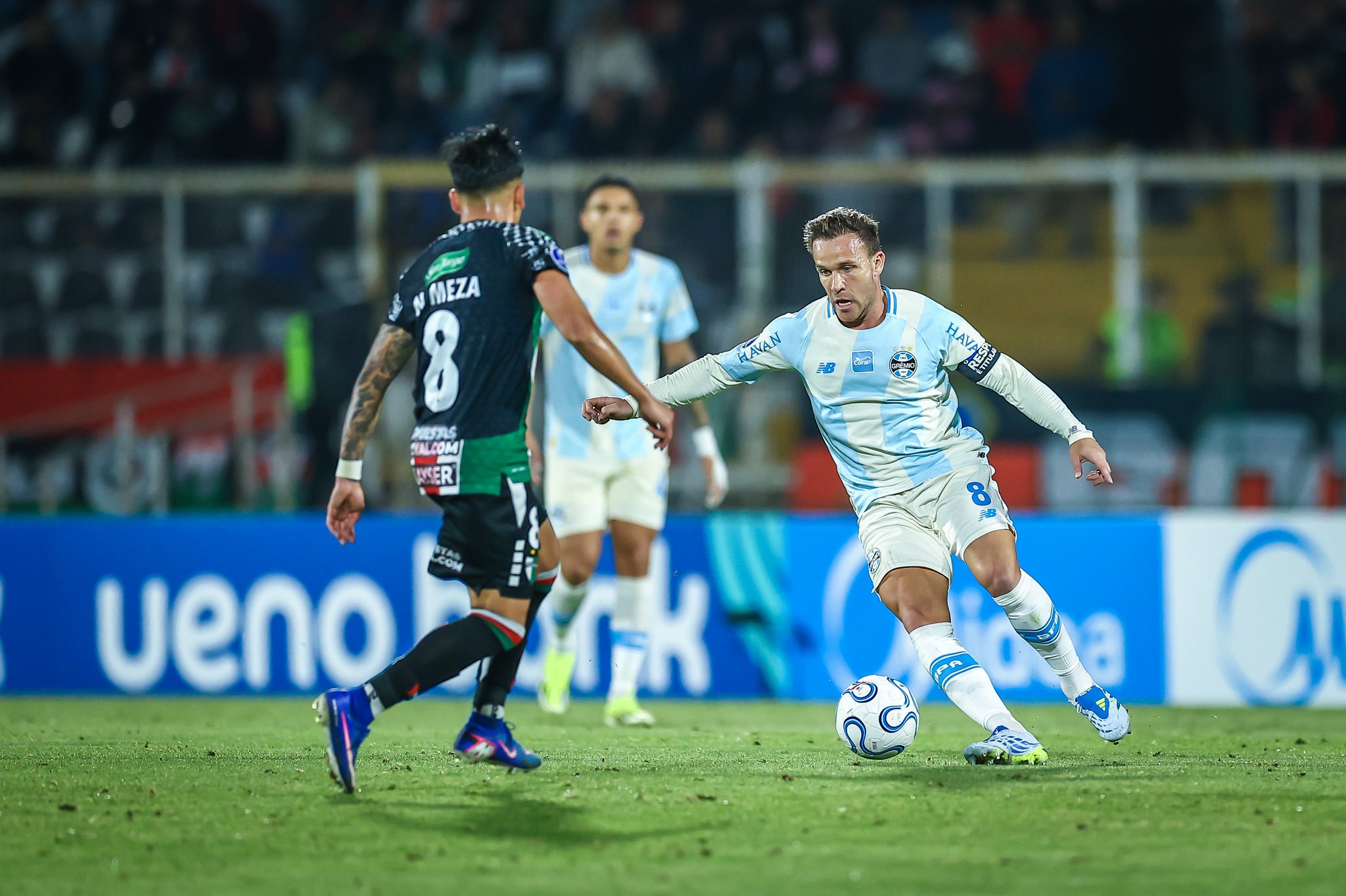 Arthur deve voltar ao Grêmio contra o Santos no próximo sábado (23)
